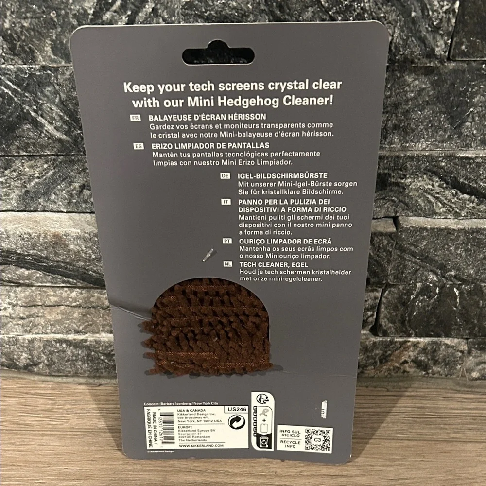 NWT Kikkerland Brown and Cream Hedgehog‎ Screen Cleaner